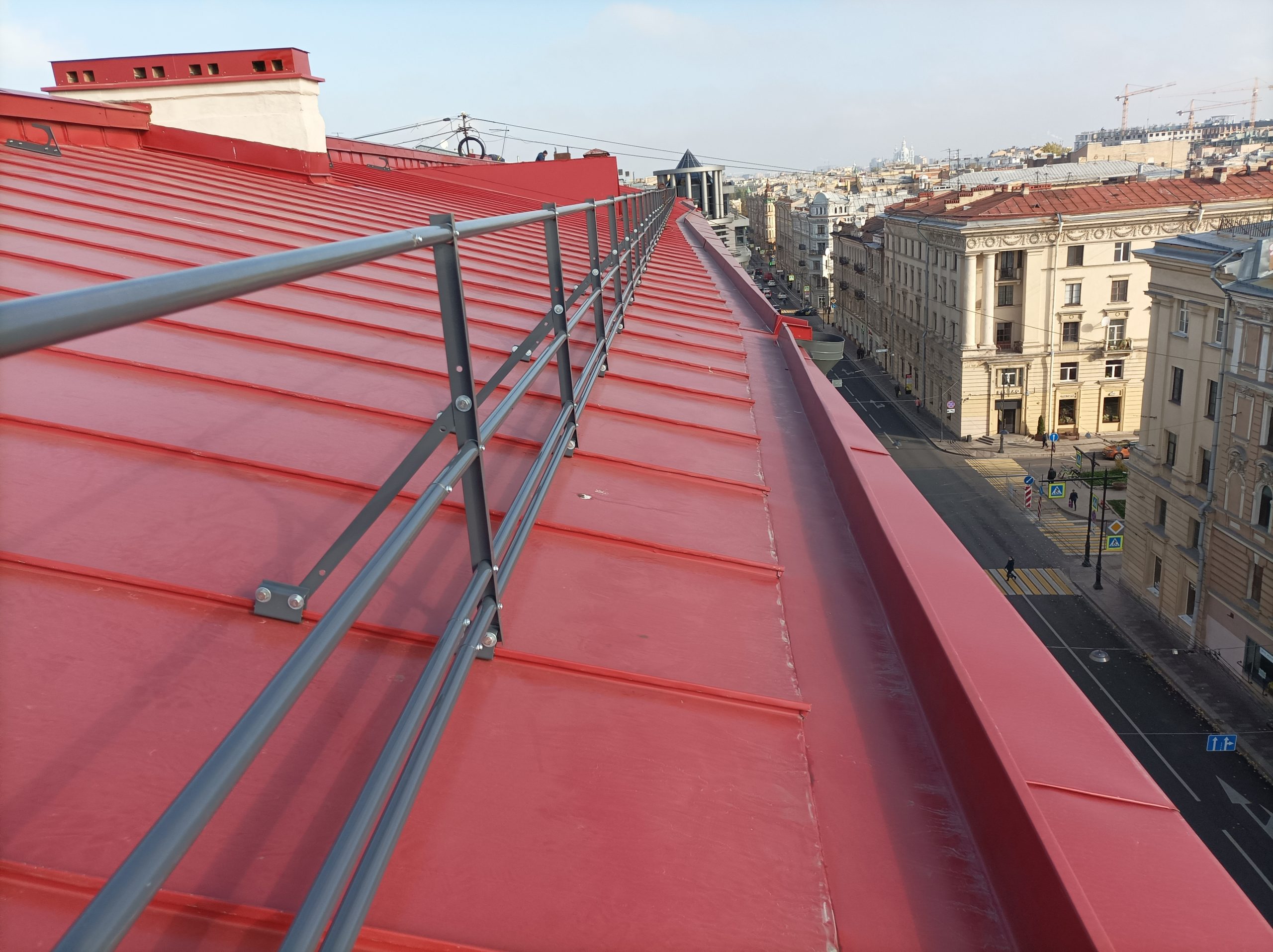 Ограждение кровельное со снегозадержателем